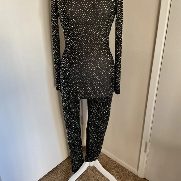 1. Sheer Rhinestone Elegant Black and White Jumpsuit Size Unknown. - Picture 4 of 11